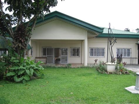 BAHAY SAN RAFAEL .